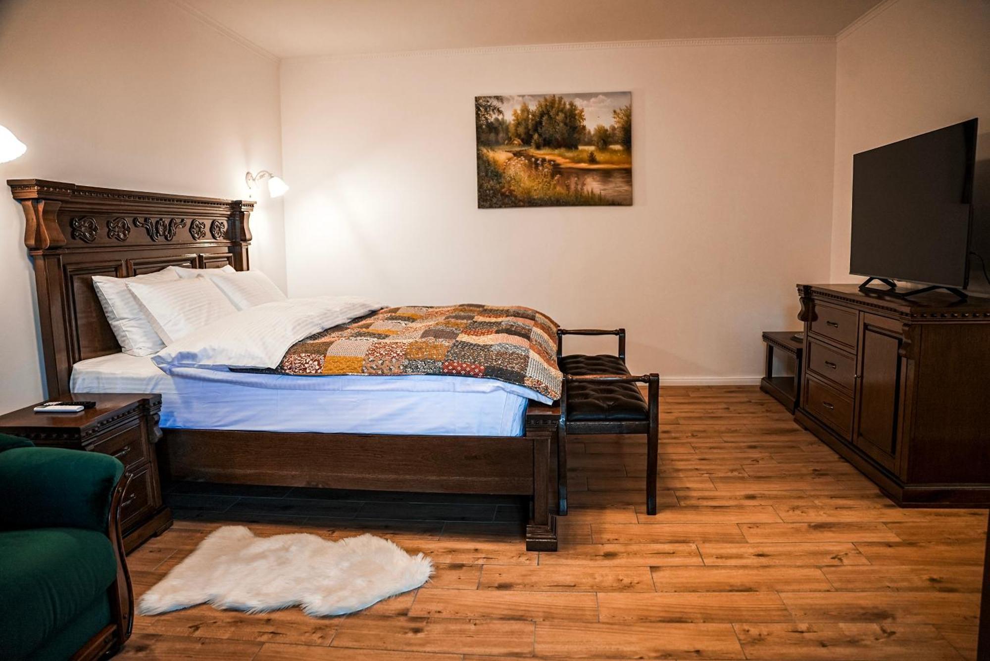 Boutique Marlen Bed & Breakfast Ghimbav Bagian luar foto