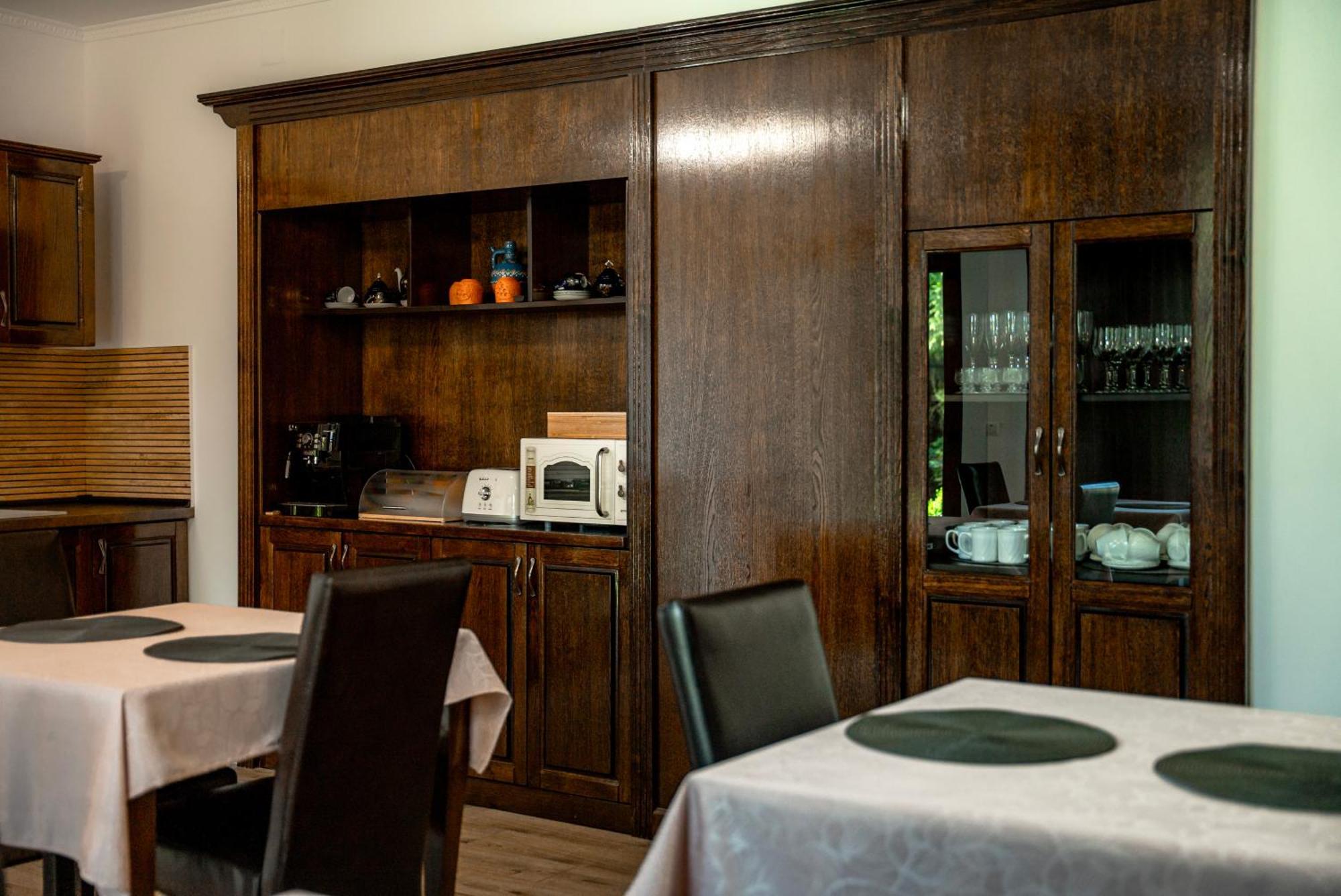 Boutique Marlen Bed & Breakfast Ghimbav Bagian luar foto