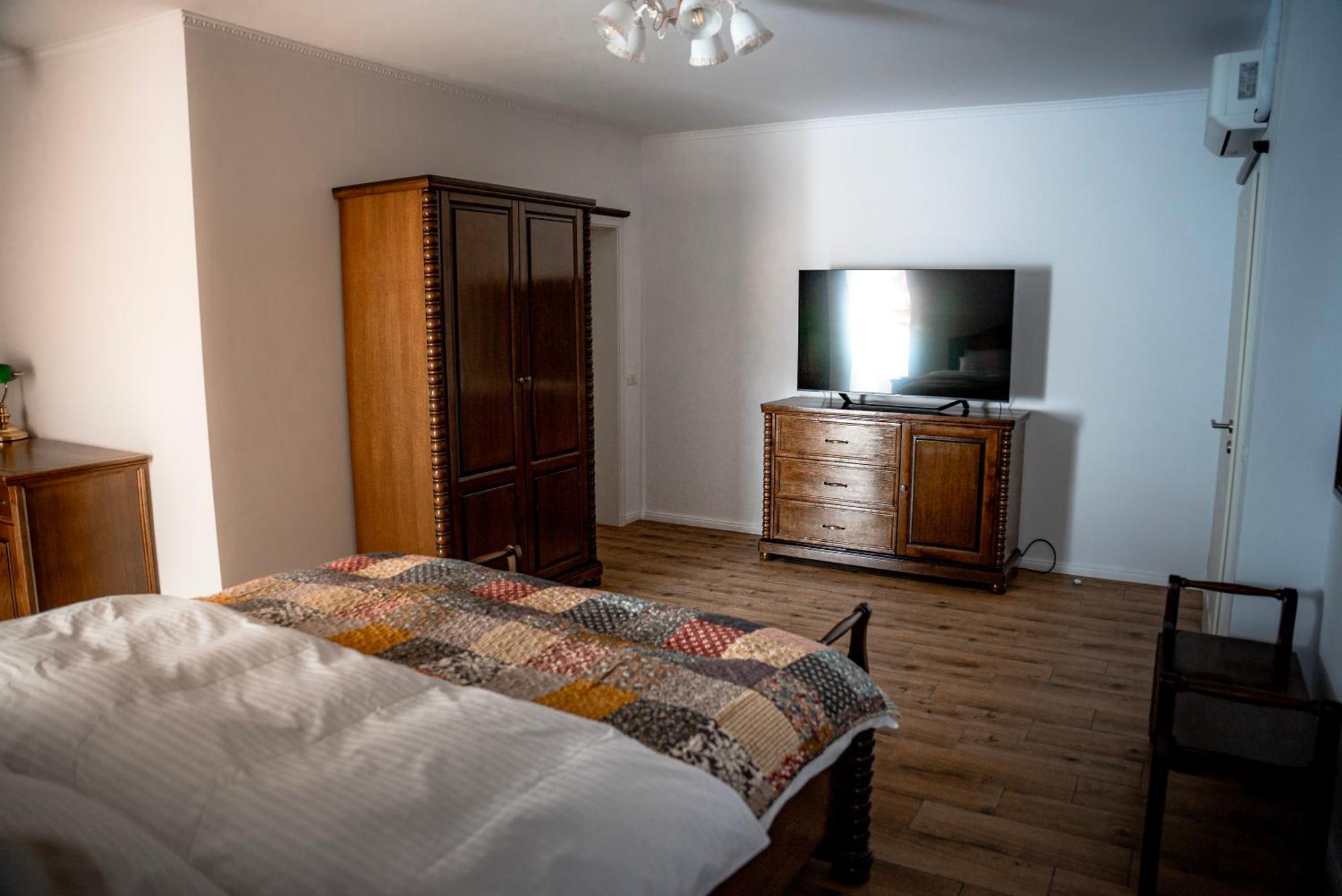 Boutique Marlen Bed & Breakfast Ghimbav Bagian luar foto